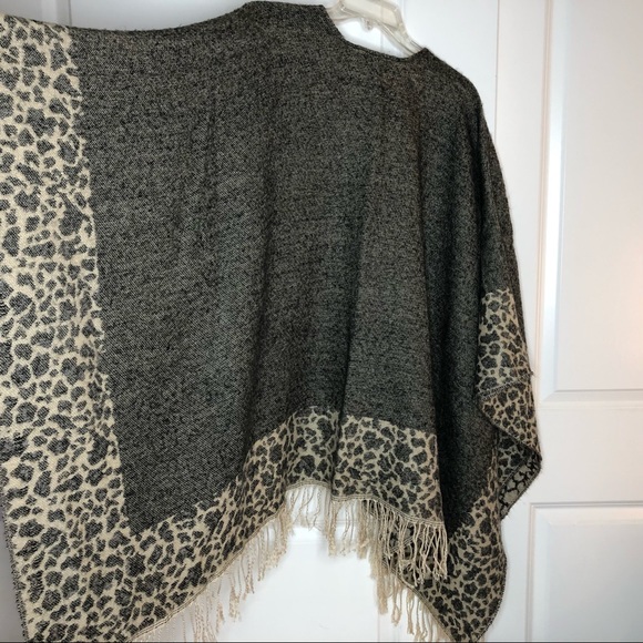 Croft & Barrow leopard print fringe wrap poncho - Picture 3 of 5